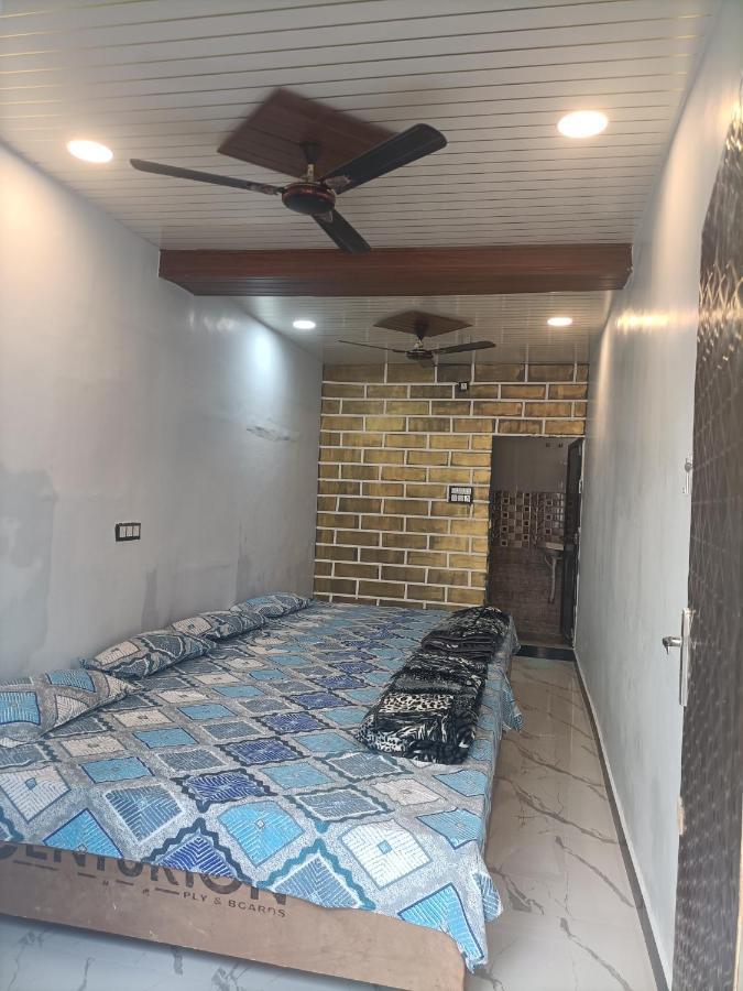Shri Gamya Guest House Ujjain Exteriör bild